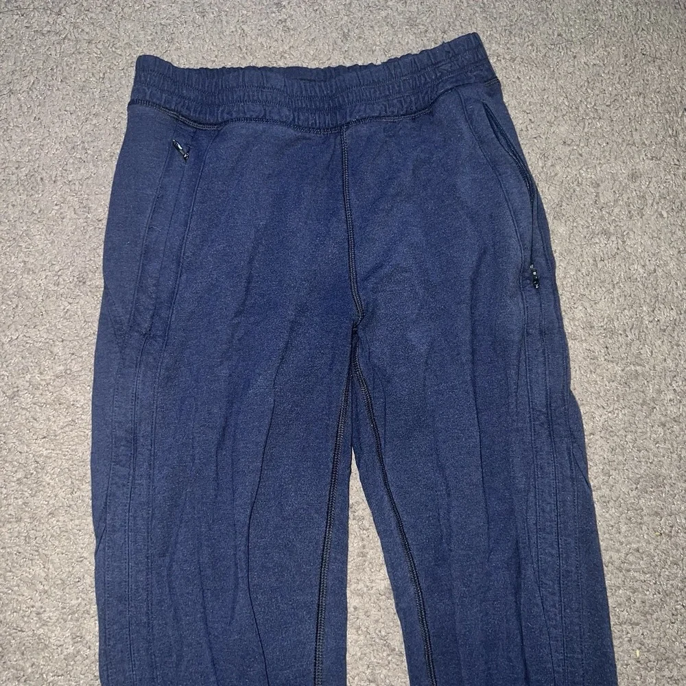 lululemon Women's Navy Blue Jogger Pants size 4